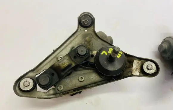 Peugeot 508 Front wiper linkage and motor 9816172780