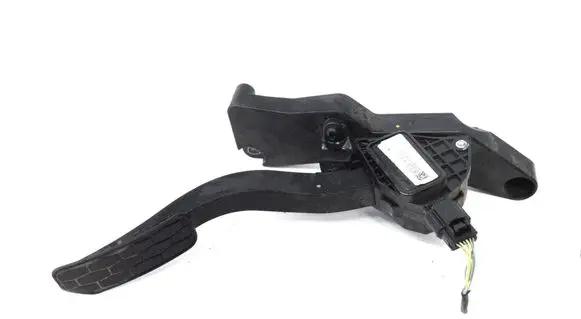 Ford Mustang V Accelerator throttle pedal GX739F836CA