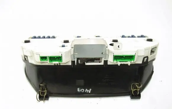 Volvo S70 V70 V70 XC Speedometer (instrument cluster) 9168144
