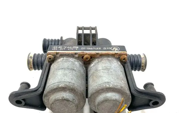 BMW 5 E39 Coolant heater control valve 8374995 837499502 1147412137