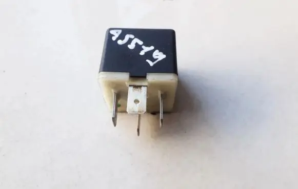 Audi A4 S4 B5 8D Other relay 431951253H