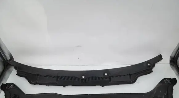 BMW 2 F46 Wiper trim 7305497 7305485 51717305497