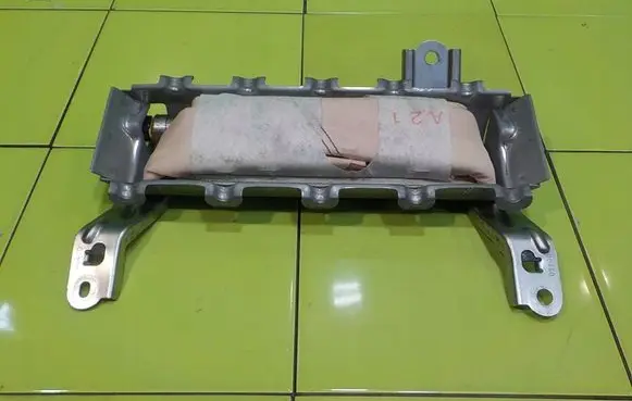 Toyota iQ Knee airbag KOLANOWA