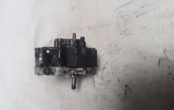 Renault Scenic II - Grand scenic II Fuel injection high pressure pump 8200265255 0445010067