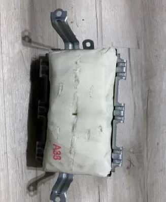 Toyota Hilux VIII Passenger airbag t614b02001
