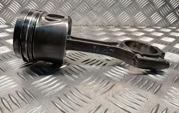 Audi A6 S6 C6 4F Piston with connecting rod 038J