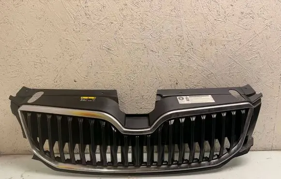 Skoda Octavia Mk3 (5E) Front grill 5E0853653