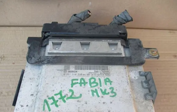 Seat Ibiza IV (6J,6P) Engine control unit/module 0261S10530