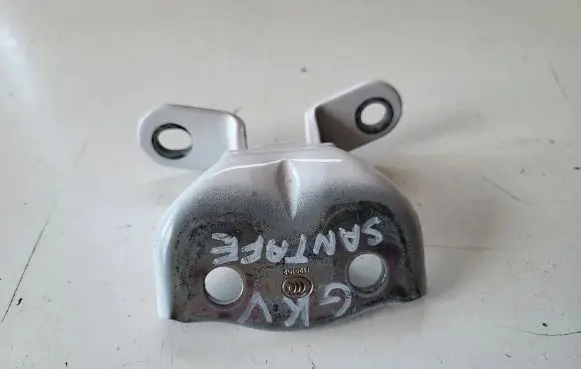 Hyundai Santa Fe Rear door upper hinge