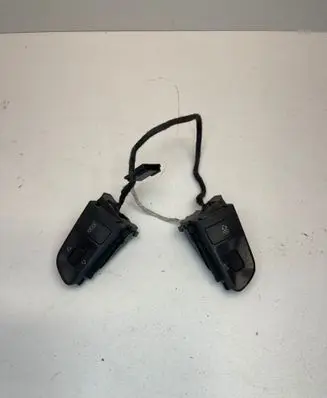 Steering wheel buttons/switches