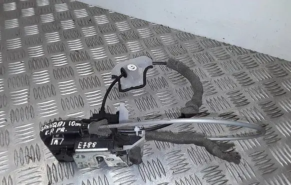 Nissan Qashqai Front door lock