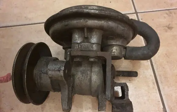 Ford Sierra Vacuum pump L7125A