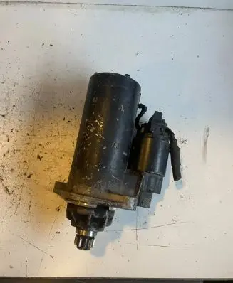 Volkswagen Golf IV Starter motor