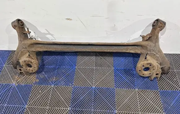 Toyota Prius (XW30) Rear axle beam 