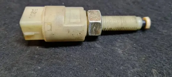 Audi A4 S4 B5 8D Brake pedal sensor switch 4A0945515A
