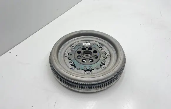 Seat Leon (5F) Flywheel 06K105266A