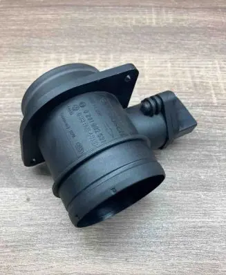 Volkswagen Golf V Mass air flow meter 0281002531 038906461B Used