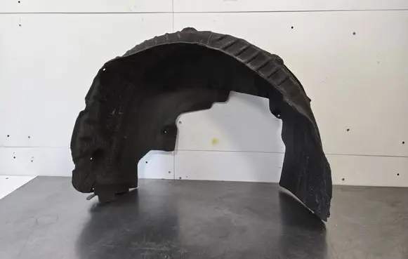 Rear arch fender liner splash guards