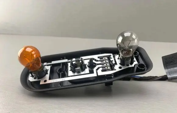 BMW 5 E39 Tail light bulb cover holder 2496339 63212496339