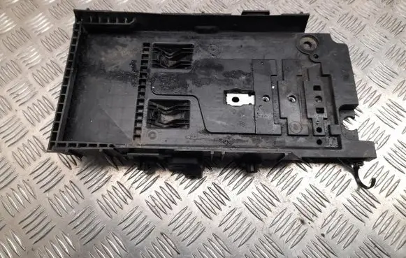 Battery tray
