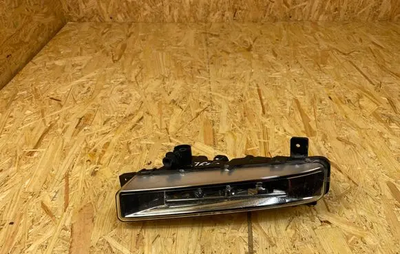 BMW 5 G30 G31 Front fog light 89250241