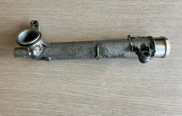 Mercedes-Benz C W205 Engine coolant pipe/hose A2742000153