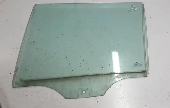 Skoda Octavia Mk2 (1Z) Rear door window glass 