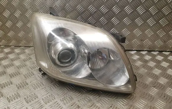Toyota Avensis T250 Headlight/headlamp