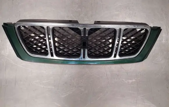 Subaru Forester SF Front bumper upper radiator grill 91065FC180 91065FC010