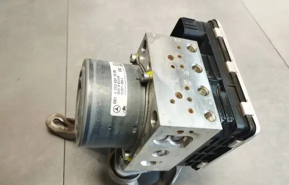 Mercedes-Benz GLC X253 C253 ABS Pump A2534311300 A2539011600