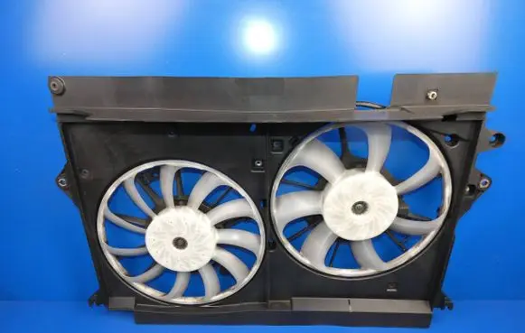 Toyota Verso Fan set 422750922