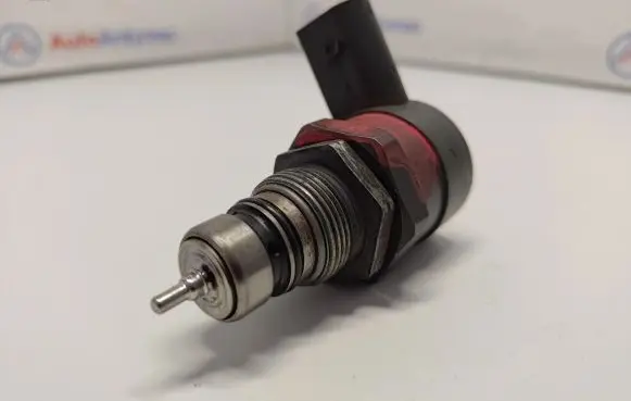 BMW 5 E60 E61 Fuel pressure regulator 0281002481 13537805733 13537788685