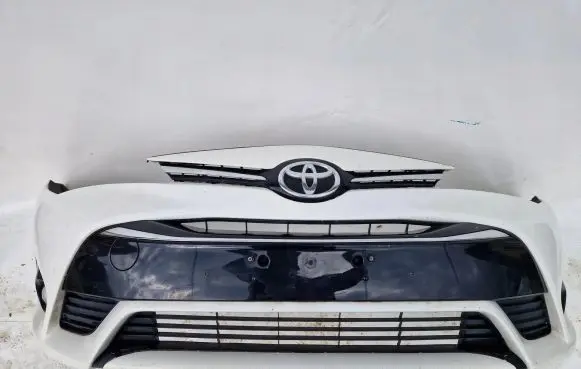 Toyota Avensis T270 Front bumper 53111-05090