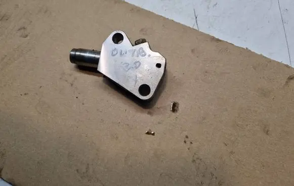 Subaru Outback Slide rail for timing chain 