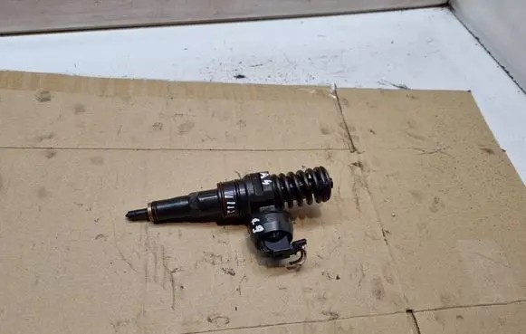 Audi A4 S4 B6 8E 8H Fuel injector 038130073AR