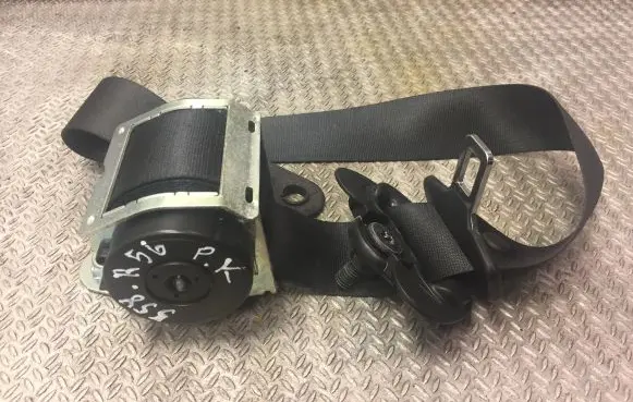 Mini One - Cooper Coupe R56 Front seatbelt 7261941