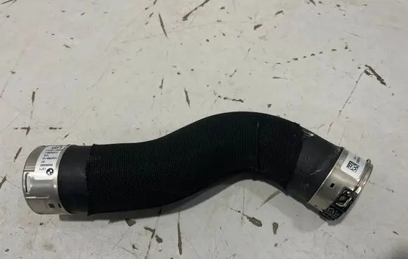 BMW X5 G05 Intercooler hose/pipe 8599392