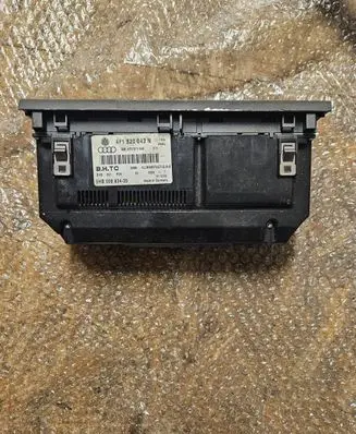 Audi A6 S6 C6 4F Climate control unit 4F1820043N 4F0910043 5HB00883435