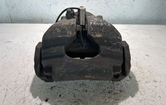 Volkswagen Touareg I Front brake caliper