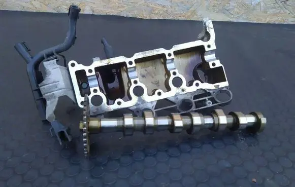 Skoda Fabia Mk2 (5J) Camshaft 6R0
