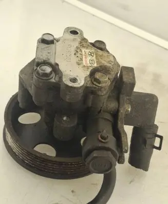 Hyundai Tucson JM Power steering pump 571002E200 6426E301