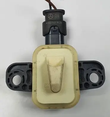 Mercedes-Benz A W176 Airbag deployment crash/impact sensor A1668210351