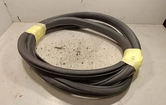 BMW X3 F25 Rear door rubber seal (on body)