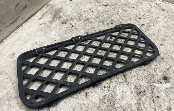 Volkswagen Touareg I Front bumper lower grill 7L6853676