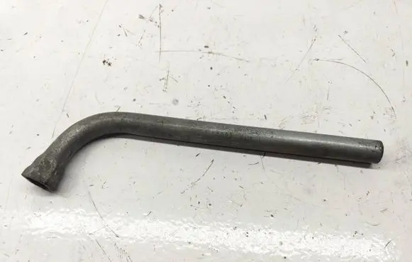 Volkswagen Touran I Wheel nut wrench 4D0012219A