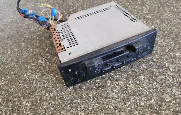 Renault Master II Radio/CD/DVD/GPS head unit 7700434436