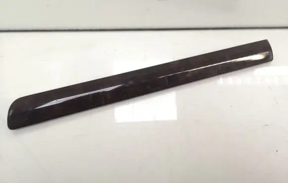 Dashboard glove box trim