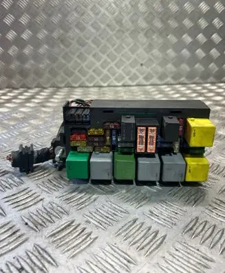 Mercedes-Benz ML W164 Fuse module A1645400072