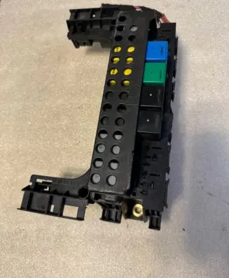 Mercedes-Benz B W245 Fuse module A1695450001 1695450001