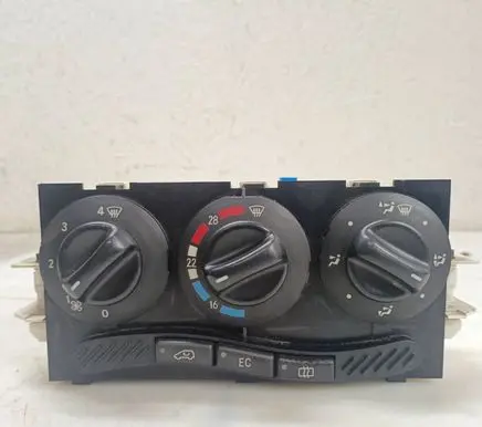 Mercedes-Benz A W168 Climate control unit 1688300485 K081698